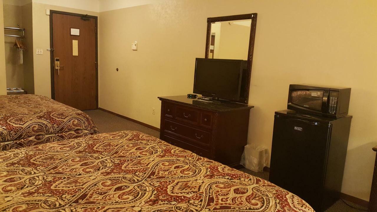 Americas Best Value Inn Chippewa Falls Εξωτερικό φωτογραφία