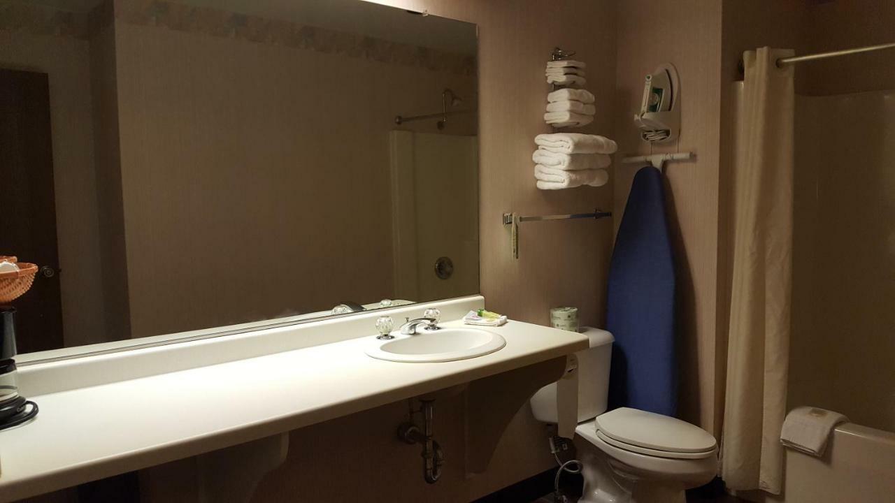 Americas Best Value Inn Chippewa Falls Εξωτερικό φωτογραφία