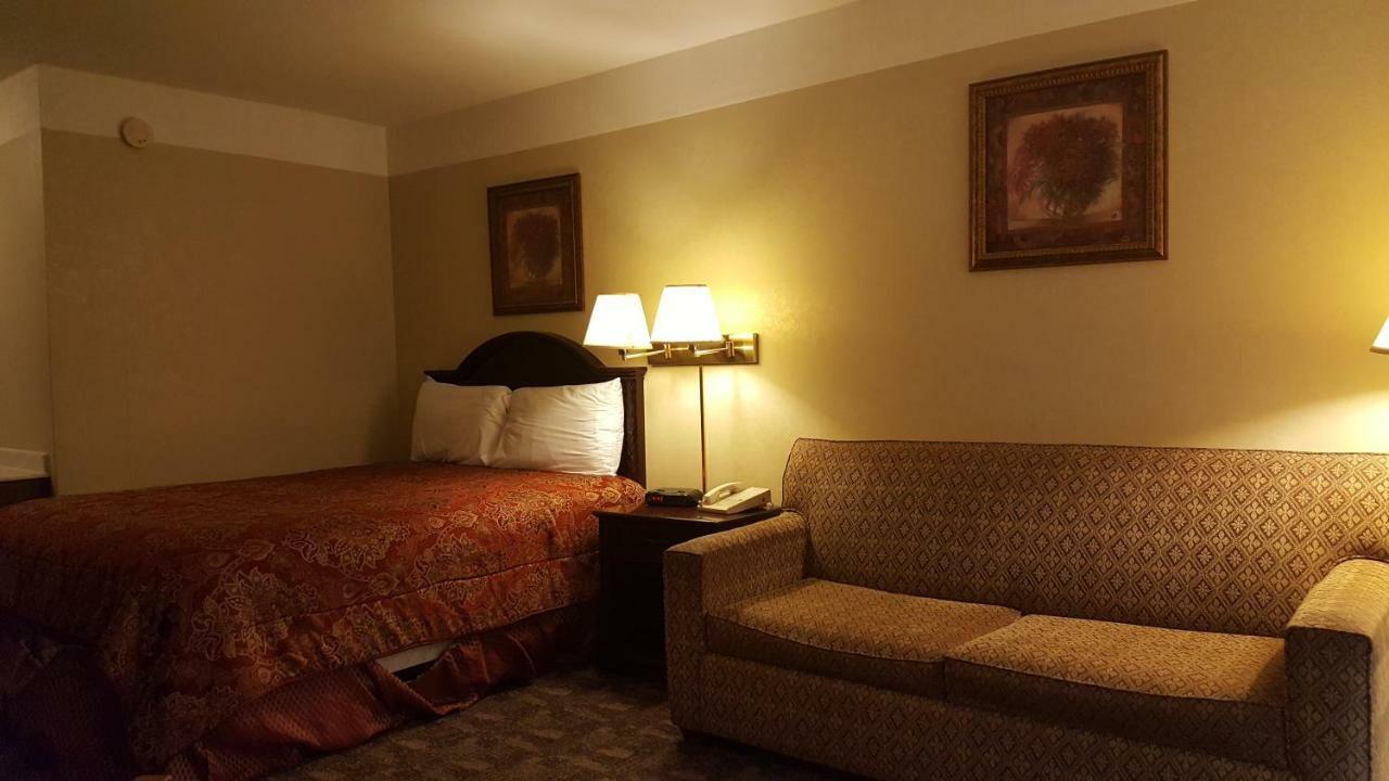 Americas Best Value Inn Chippewa Falls Εξωτερικό φωτογραφία