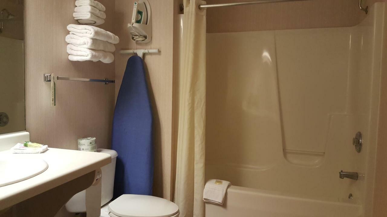 Americas Best Value Inn Chippewa Falls Εξωτερικό φωτογραφία